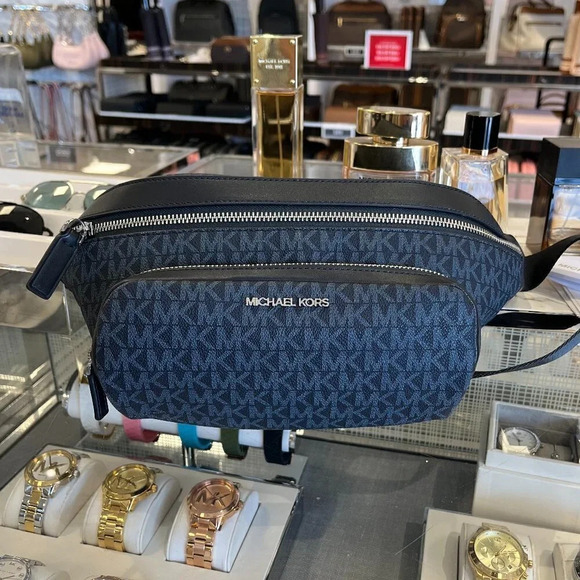 MICHAEL KORS OUTLET Cooper Logo Belt Bag 37U1LCOY9B - Picture 1 of 14